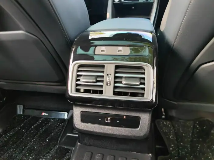 Audi Q5L 2026 Model 2.0T 10M Users Edition Edition – фото 8