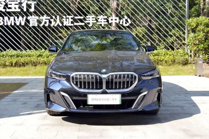 BMW i5 2024 Model eDrive35L Exclusive Model M Sports Set – фото 2