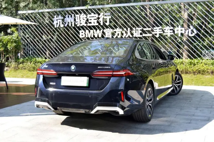 BMW i5 2024 Model eDrive35L Exclusive Model M Sports Set – фото 5