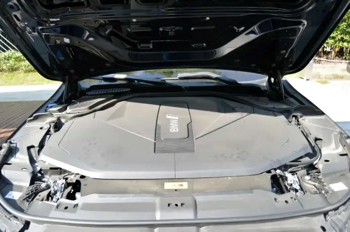 BMW i5 2024 Model eDrive35L Exclusive Model M Sports Set – фото 6