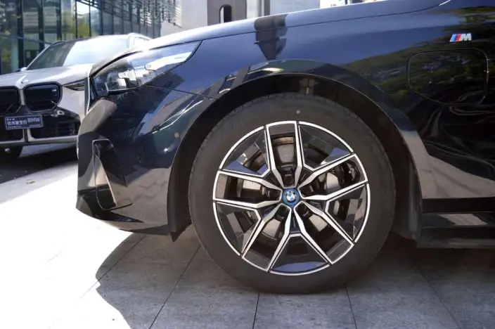 BMW i5 2024 Model eDrive35L Exclusive Model M Sports Set – фото 7