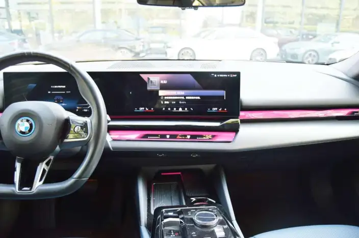 BMW i5 2024 Model eDrive35L Exclusive Model M Sports Set – фото 8