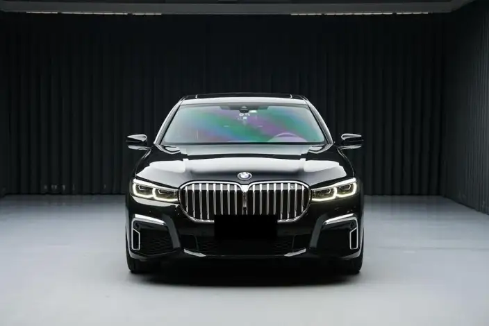 BMW 7 Series 2021 Model 730Li M Sports Set – фото 2