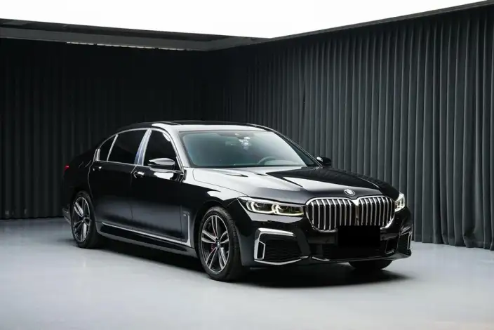 BMW 7 Series 2021 Model 730Li M Sports Set – фото 3