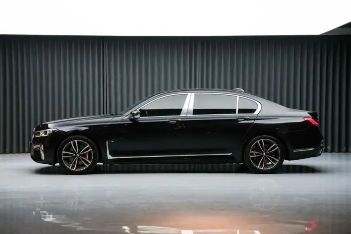 BMW 7 Series 2021 Model 730Li M Sports Set – фото 4
