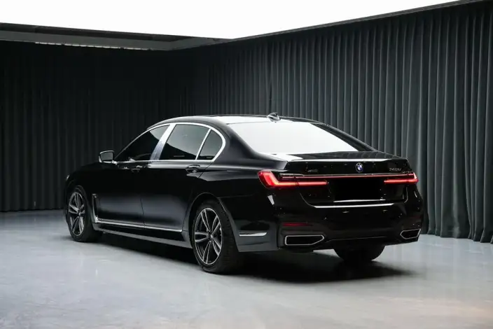 BMW 7 Series 2021 Model 730Li M Sports Set – фото 5