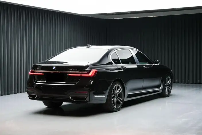BMW 7 Series 2021 Model 730Li M Sports Set – фото 7