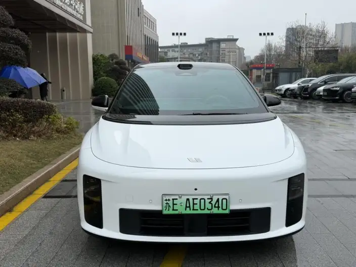 Li Auto i6 2025 Model 2WD Standard Edition – фото 2