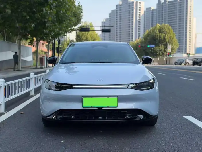 Leapmotor C01 2024 Model EV Edition 525 Exclusive Edition – фото 2