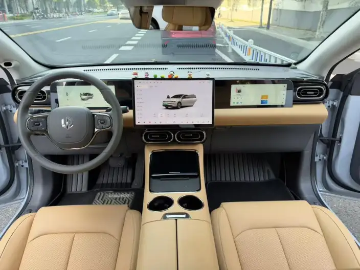 Leapmotor C01 2024 Model EV Edition 525 Exclusive Edition – фото 7