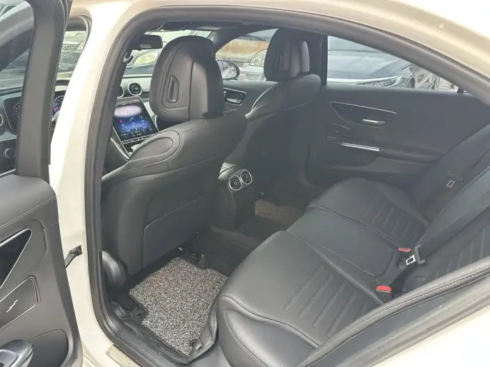 Mercedes-Benz C-Class 2023 Model C 200 L Sports Edition – фото 10