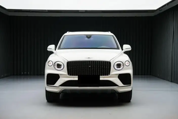 Bentayga 2024 Model 4.0T V8 Long wheelbase Edition