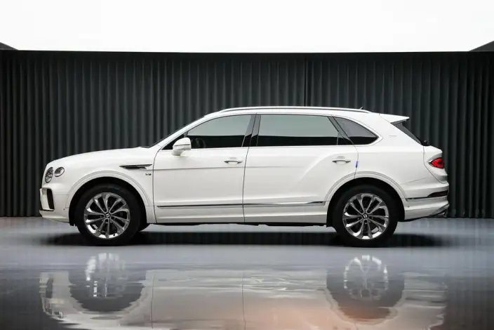 Bentayga 2024 Model 4.0T V8 Long wheelbase Edition