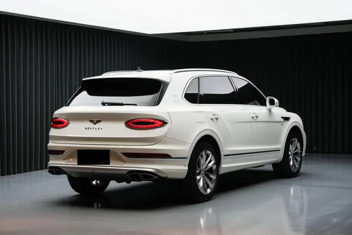 Bentayga 2024 Model 4.0T V8 Long wheelbase Edition – фото 7