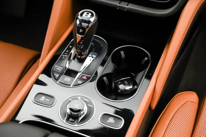 Bentayga 2024 Model 4.0T V8 Long wheelbase Edition – фото 10