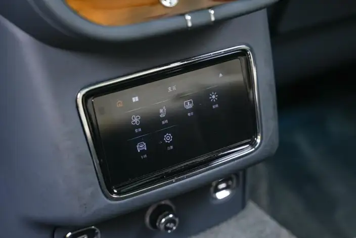 Bentayga 2022 Model 4.0T V8 – фото 9