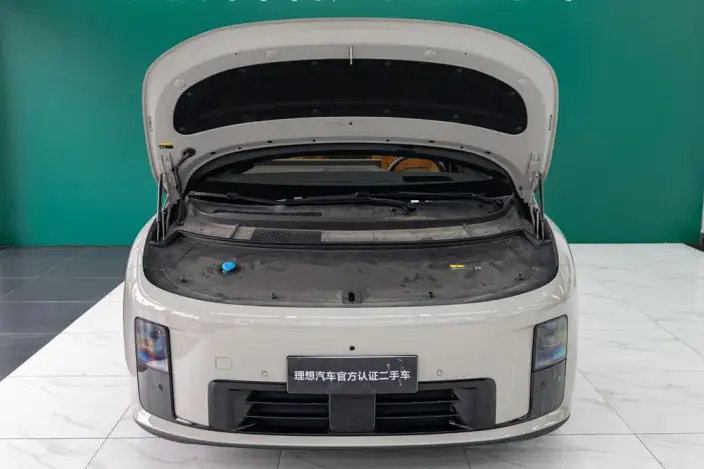 Li Auto i8 2025 Model Standard Edition – фото 5