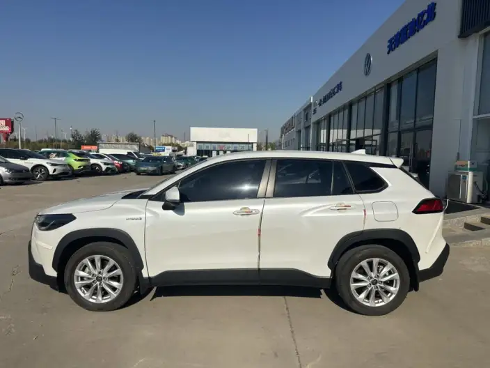 Toyota Corolla Cross 2023 Model 2.0L Intelligent Hybrid Pioneer Edition – фото 4