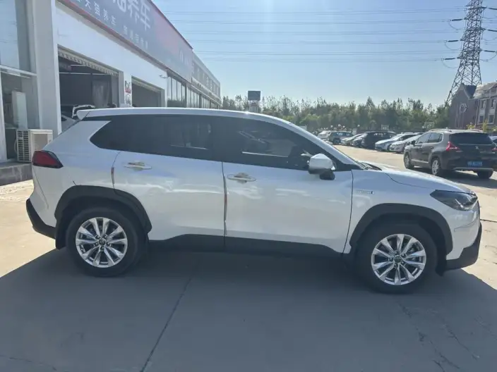 Toyota Corolla Cross 2023 Model 2.0L Intelligent Hybrid Pioneer Edition – фото 8