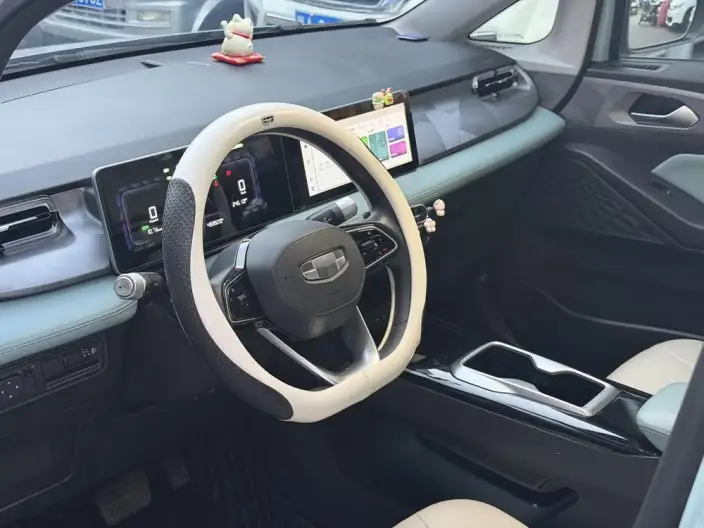 Geely Geometry E Firefly 2024 Model 401KM Xingguang – фото 6