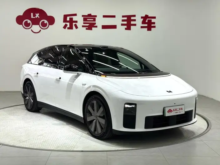 Li Auto i6 2025 Model 4WD Standard Edition – фото 3