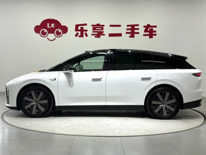 Li Auto i6 2025 Model 4WD Standard Edition – фото 4