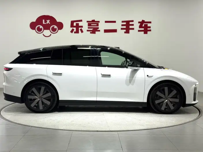 Li Auto i6 2025 Model 4WD Standard Edition – фото 8