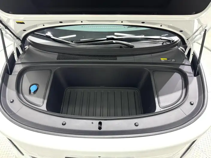 Li Auto i6 2025 Model 4WD Standard Edition – фото 10