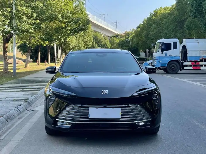 Buick LaCrosse 2024 Model 28T Automatic Yue Zun Edition – фото 2