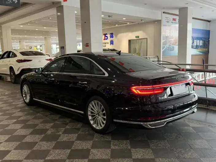 Audi A8 2022 Model A8L 50 TFSI quattro Comfort Model Collector Edition Edition – фото 4