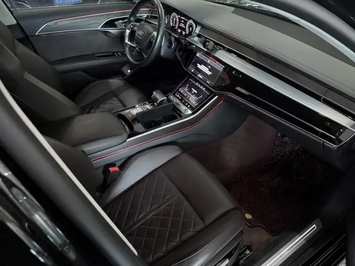 Audi A8 2022 Model A8L 50 TFSI quattro Comfort Model Collector Edition Edition – фото 6