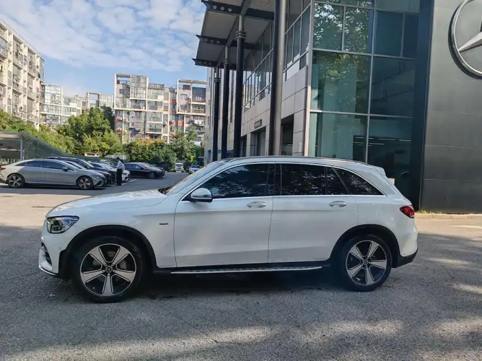 Mercedes-Benz GLC 2022 Model Facelift GLC 300 L 4MATIC Dynamic Model Collector Edition – фото 4