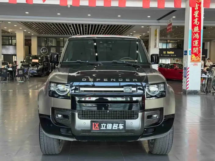Land Rover Defender 2022 Model 110 X P400 – фото 2