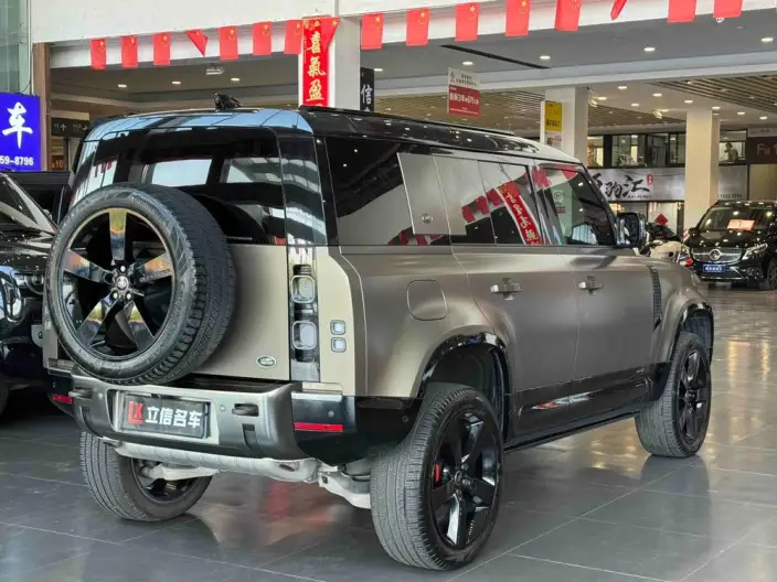 Land Rover Defender 2022 Model 110 X P400 – фото 6