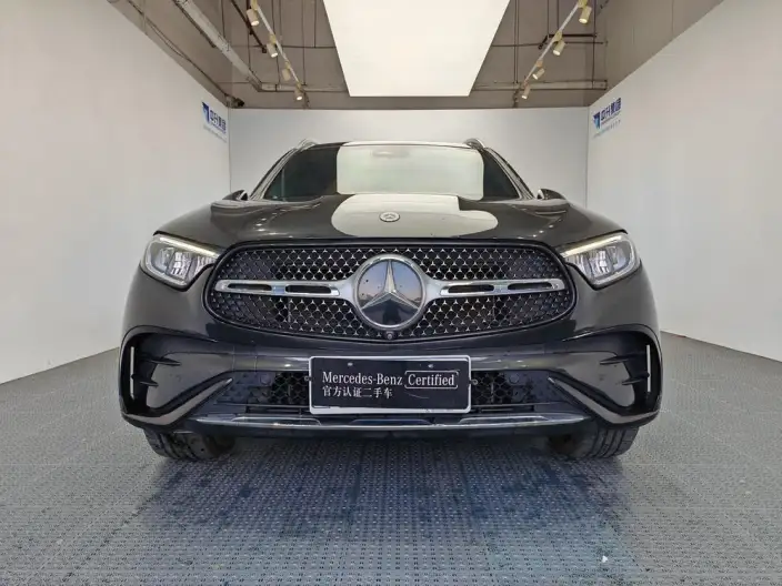 Mercedes-Benz GLC 2023 Model GLC 260 L 4MATIC Luxury Model 5 seat – фото 2