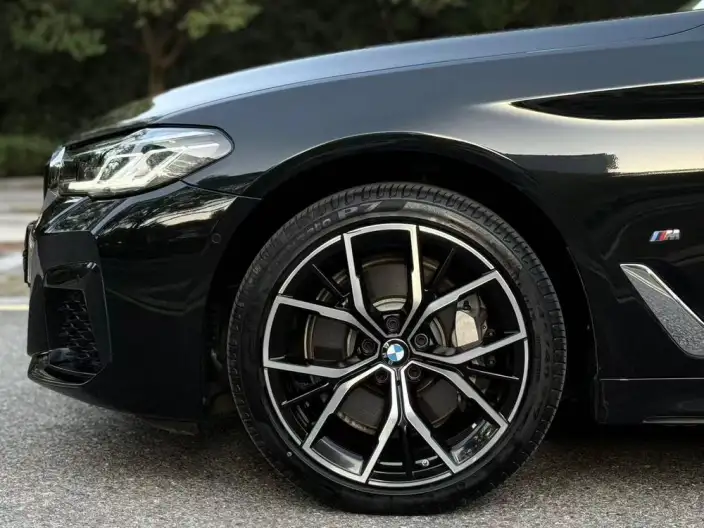 BMW 5 Series 2022 Model Facelift 530Li Exclusive Model M Sports Set – фото 8
