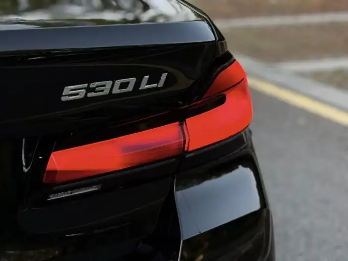 BMW 5 Series 2022 Model Facelift 530Li Exclusive Model M Sports Set – фото 9