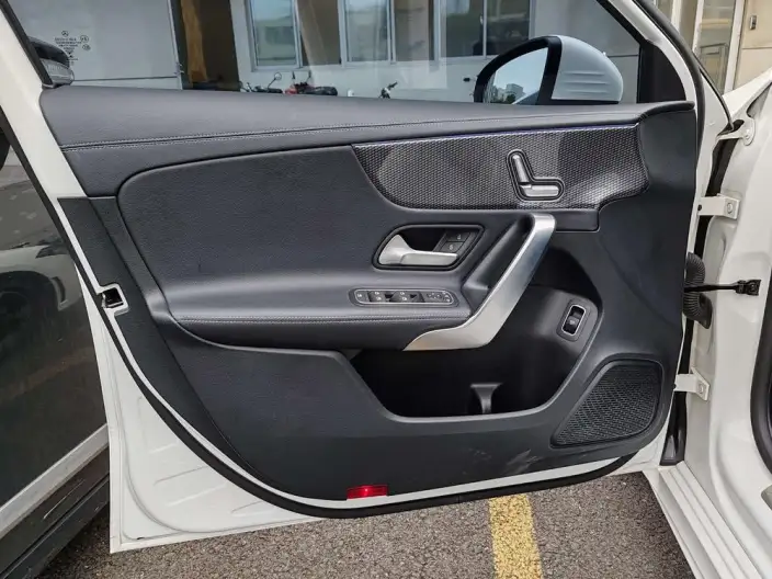 Mercedes-Benz A-class 2022 Model A 200 L Sports sedan Fashion Edition – фото 9