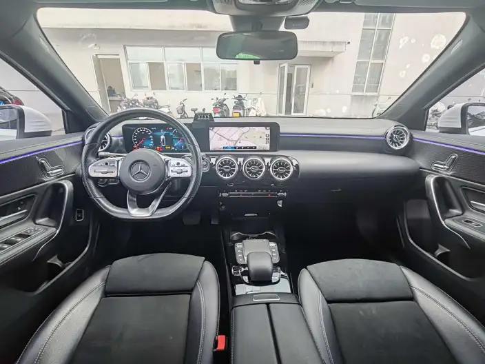 Mercedes-Benz A-class 2022 Model A 200 L Sports sedan Fashion Edition – фото 10
