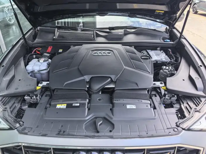 Audi Q8 2023 Model 55 TFSI Luxury Dynamic Model – фото 5