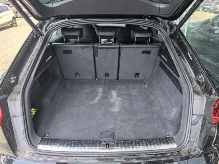 Audi Q8 2023 Model 55 TFSI Luxury Dynamic Model – фото 10