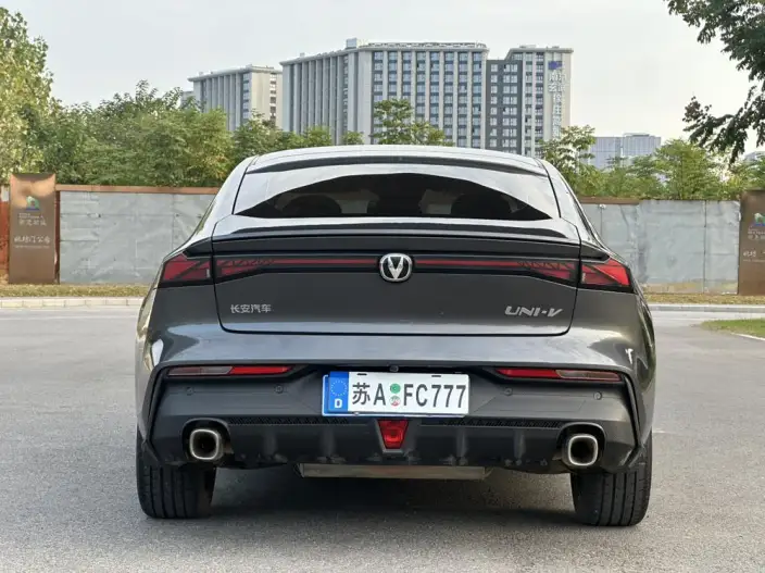 Changan UNI-V 2022 Model 1.5T Noble Model – фото 6