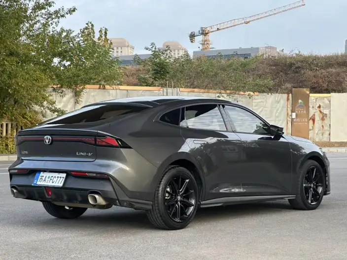 Changan UNI-V 2022 Model 1.5T Noble Model – фото 7
