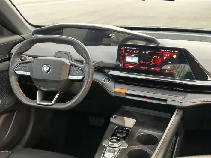 Changan UNI-V 2022 Model 1.5T Noble Model – фото 8