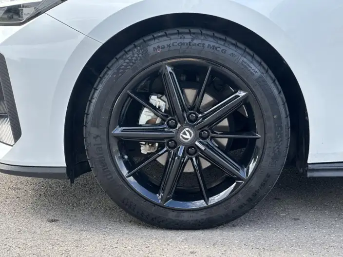 Changan UNI-V 2024 Model 1.5T Exclusive Model – фото 9
