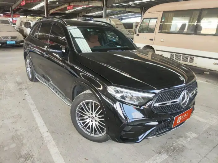 Mercedes-Benz GLC 2023 Model Facelift GLC 300 L 4MATIC Dynamic Model 5 seat – фото 2