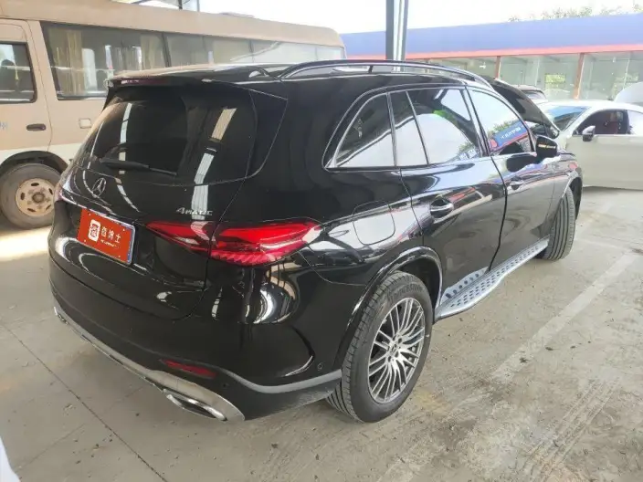Mercedes-Benz GLC 2023 Model Facelift GLC 300 L 4MATIC Dynamic Model 5 seat – фото 4