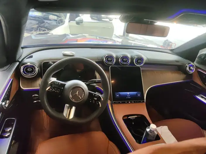 Mercedes-Benz GLC 2023 Model Facelift GLC 300 L 4MATIC Dynamic Model 5 seat – фото 6