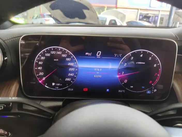 Mercedes-Benz GLC 2023 Model Facelift GLC 300 L 4MATIC Dynamic Model 5 seat – фото 7