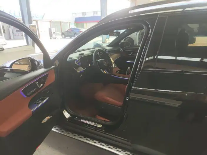 Mercedes-Benz GLC 2023 Model Facelift GLC 300 L 4MATIC Dynamic Model 5 seat – фото 8